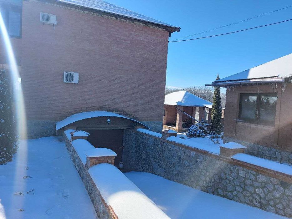 продам будинок пгт Високий