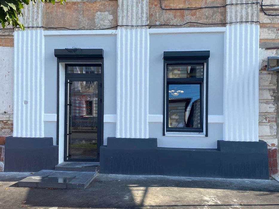 Помещение 102 кв.м. по красной линии возле ст.м. Центральный рынок