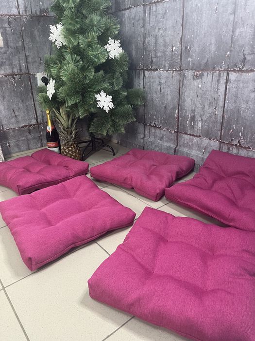 Подушки,чохли,чехли,накидки,матраси на крісло,табурет,диван,,стільці