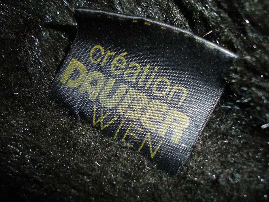 ПЛАЩ 46 р., бежевий. ЗИМОВИЙ - на штучному хутрі. Австрія, теплий.