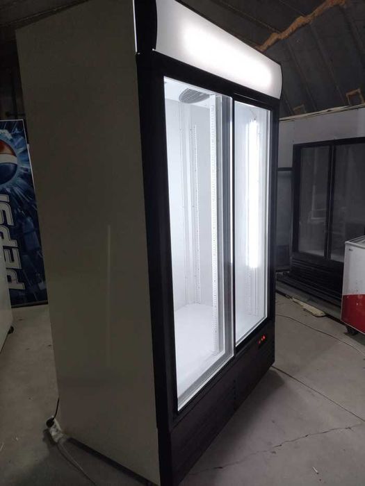 Холодильні шафи вітрини UBC SuperLarge білий, стан супер. Є сервіс!