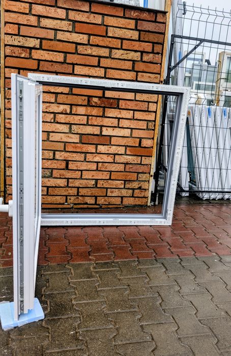 KR HAUS okno 115x110 NOWE jednoskrzydłowe białe okna drzwi POZNAŃ