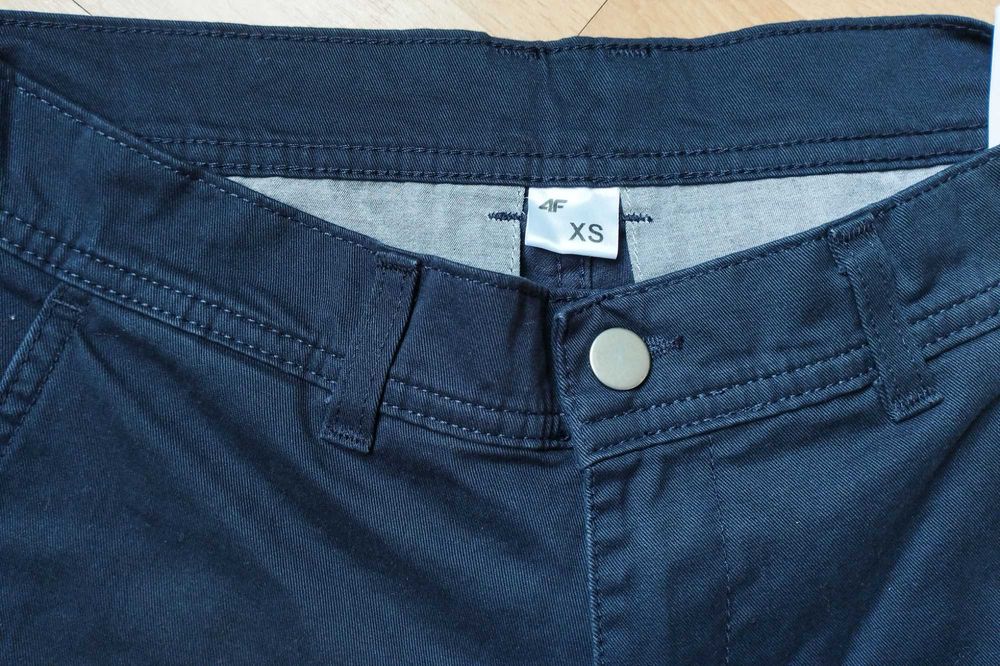 Spodenki bojówki 4F granatowe XS nowe