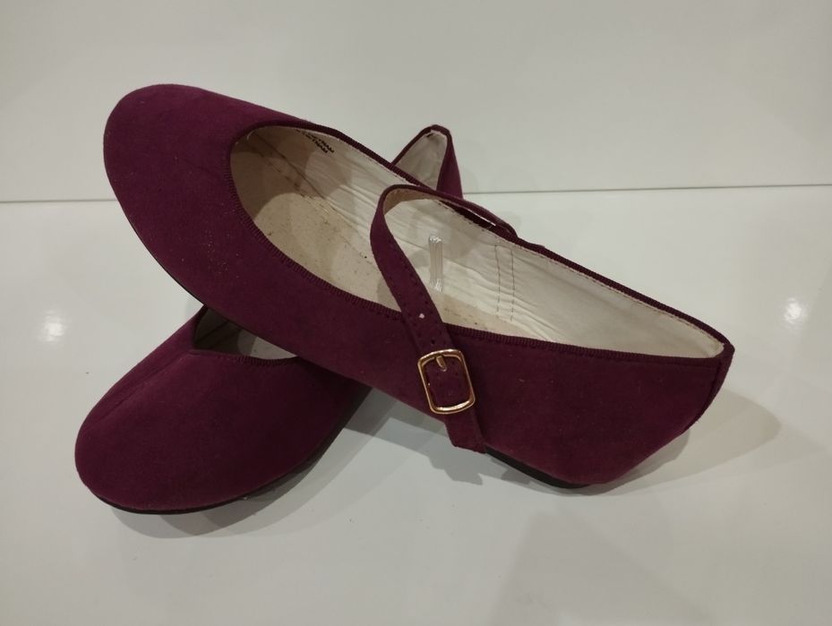 NOVOS! Sapatos Sfera - nr. 33 (vários)
