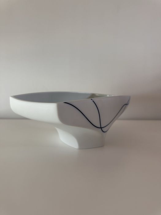 Centro de Mesa Vista Alegre Blue Line Collection by Mikaela Dörfel
