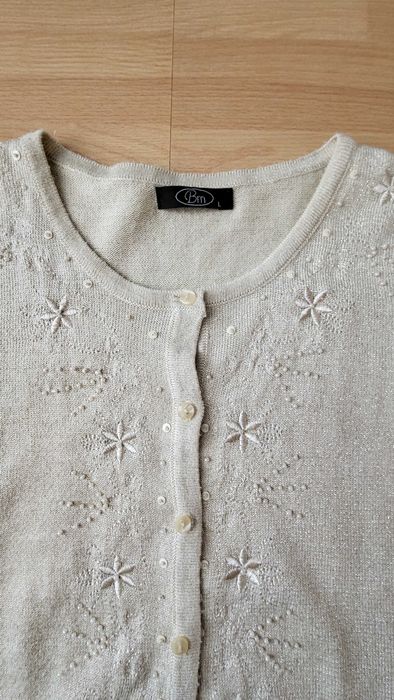 Sweter damski z błyszcząca nitką