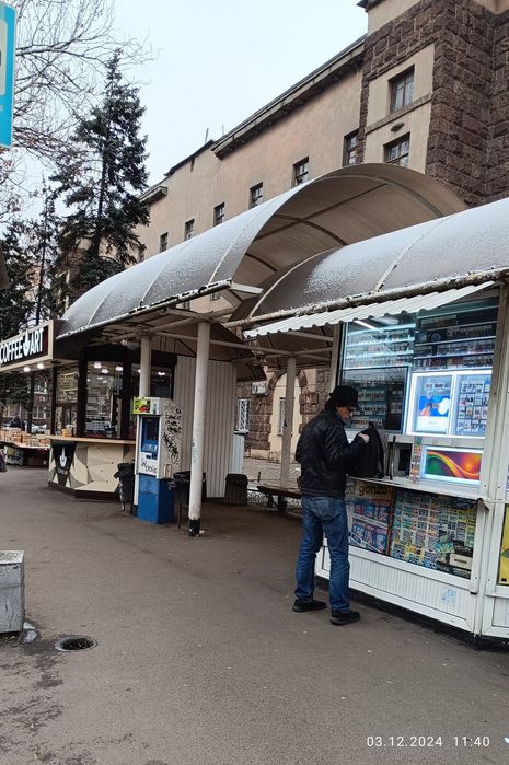 Продаж  кіосків у складі зупинкового комплексу по пр. Металургів.