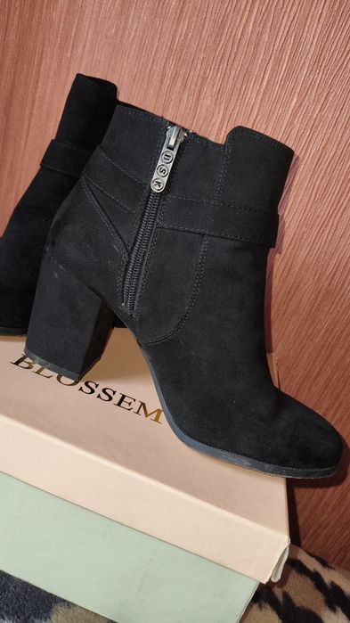 Чорні демісезоні ботильйони