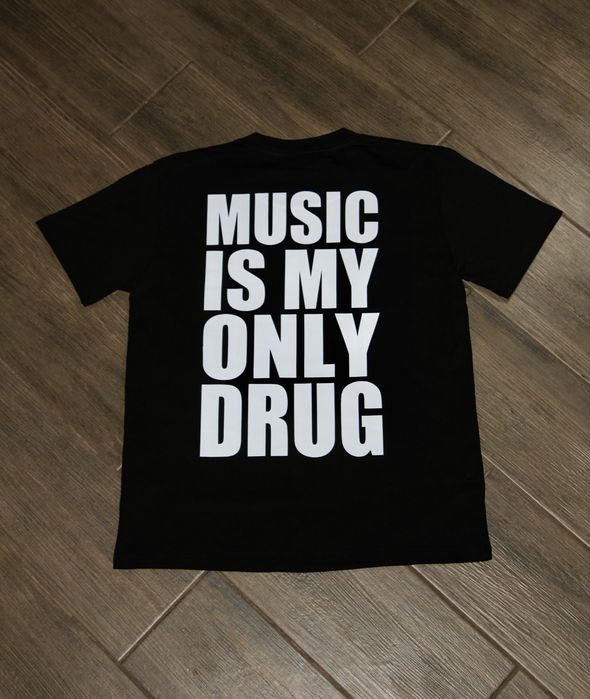 Футболка Music is my only drug/Camel