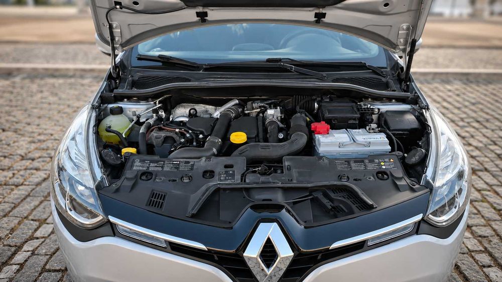 Renault Clio IV 1.5 dCi Confort | Diesel | 2015 | 184.947 km | Portimão