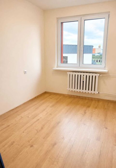 Na sprzedaż mieszkanie 36 m² – 2 pokoje, centrum, oddzielna kuchnia, piwnica