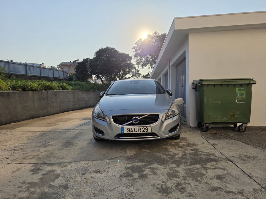 Volvo V60 Hibrida Plug-in D6 AWD