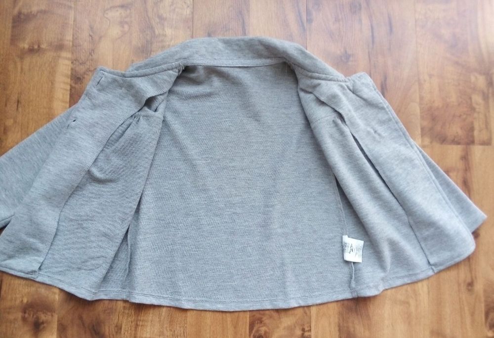 Bluza 104/110 . Jak nowa !