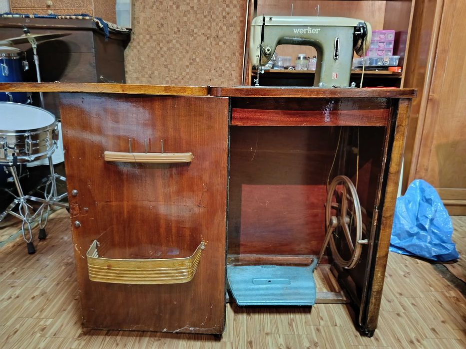 Máquina de costura OLIVA