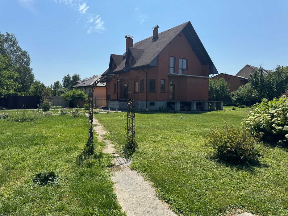 Гостомель Продам будинок біля центрального озера
