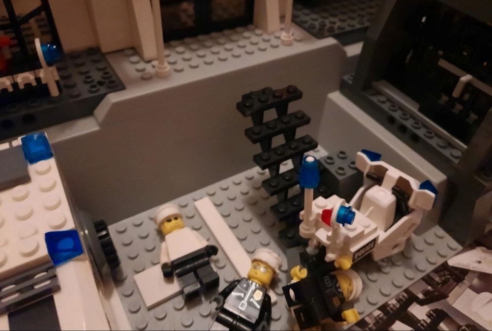 LEGO 7237 - Police Station