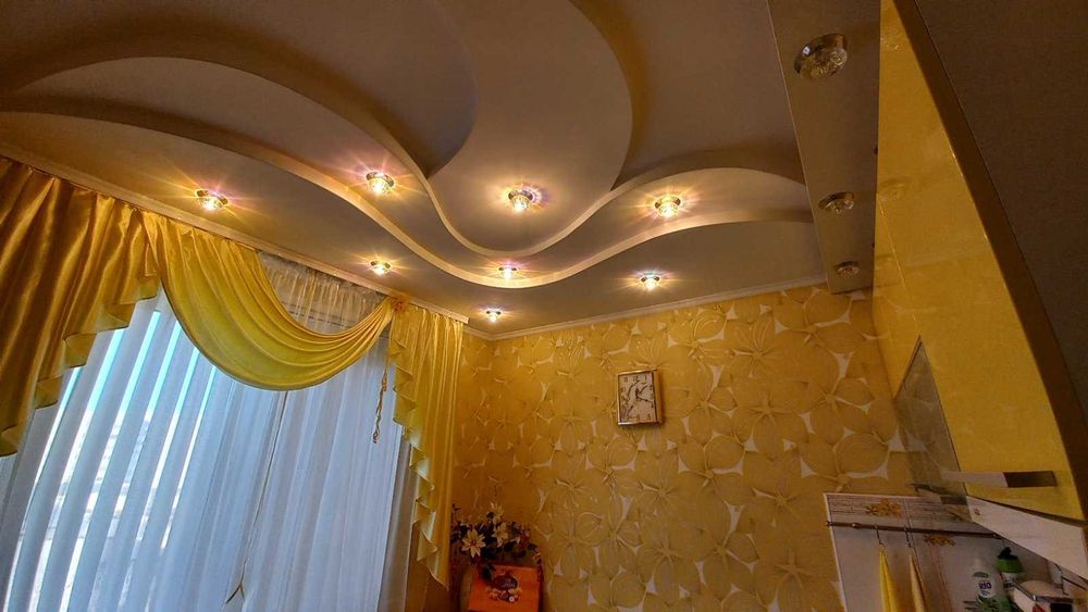 Продаж 2-К кв, вул. Соборності 3