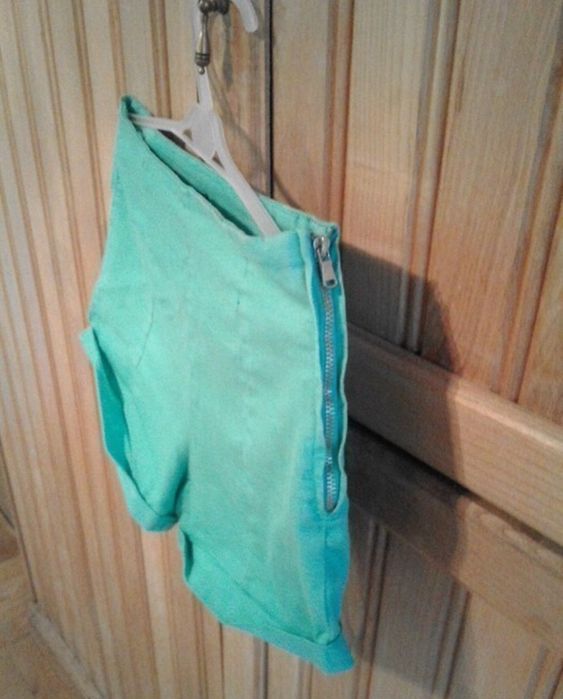 Spodenki Wysoki Stan Bershka.