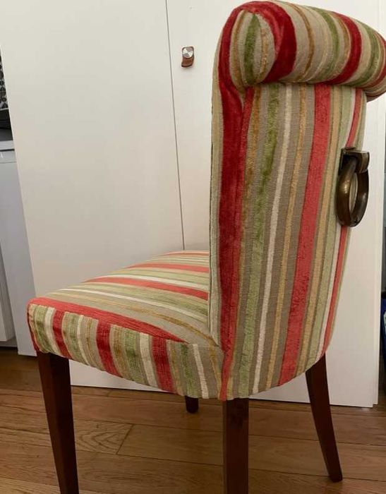 Conjunto 4 + 2 Cadeiras estofada elegante com pés de madeira