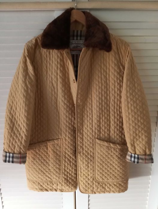 Casaco Burberrys com gola amovível