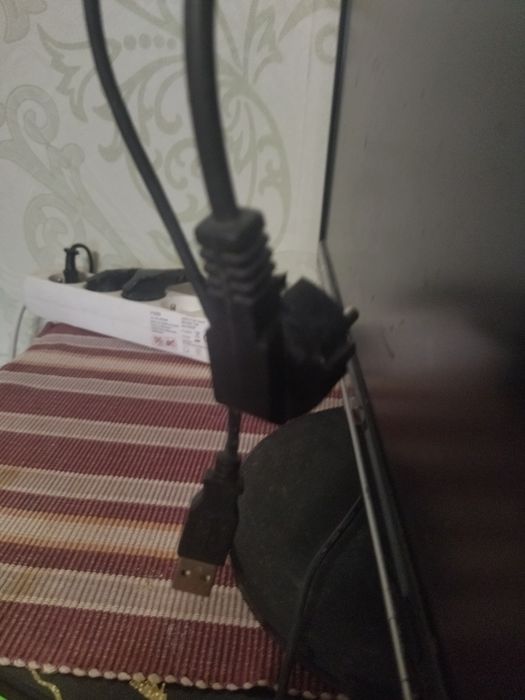 Монитор ASUS   .