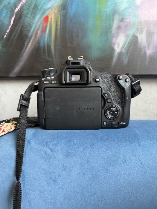 Lustrzanka Canon EOS 760D korpus