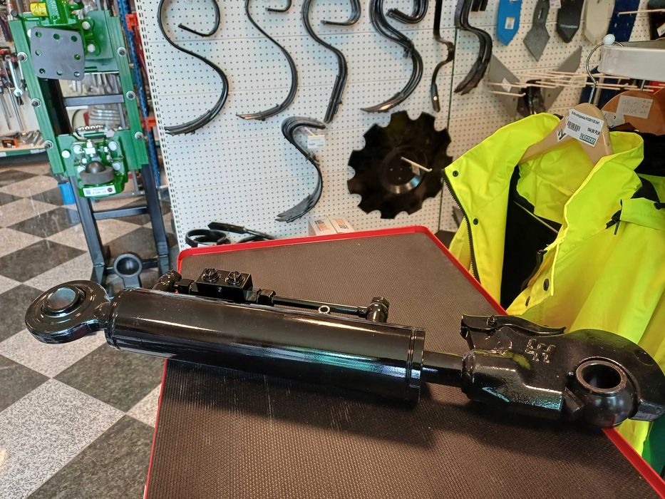 Łącznik górny hydrauliczny z hakiem TCVNN, 630 mm kat. 3