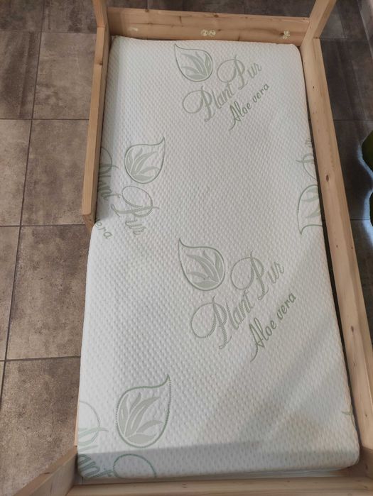 Łóżeczko drewniane domek 70x140 z materacem