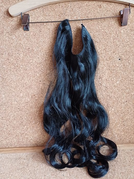 Extensão de cabelo comprido, com elástico. Novo.