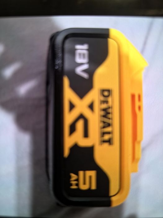 Dewalt baterie i narzedzia