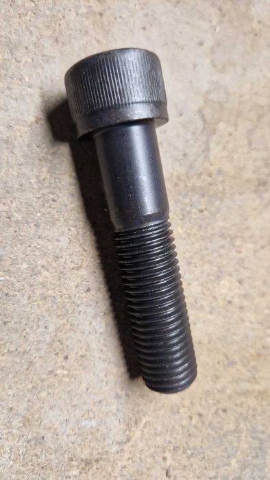 Śruba imbusowa M 16x70 DIN 912 (ISO 4762) kl. 12.9 czarne , promocja