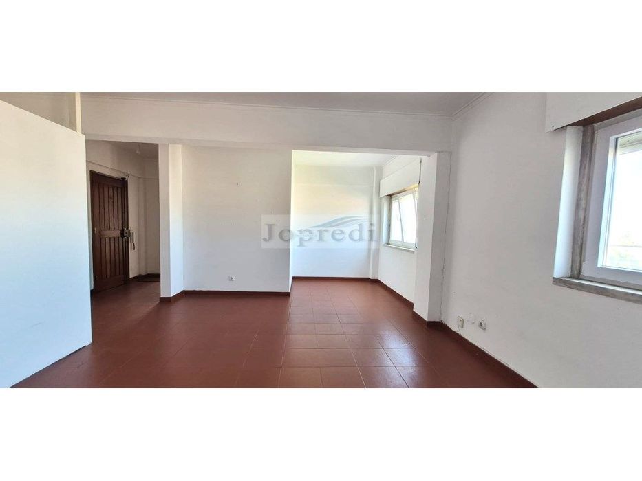 Apartamento T2 com terraço