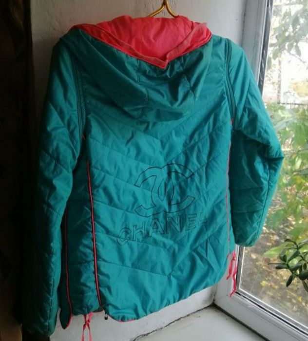 Жіноча куртка демі