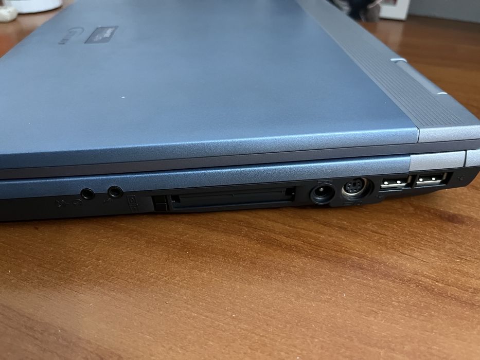 Computador Fujitsu Siemens Amilo-D