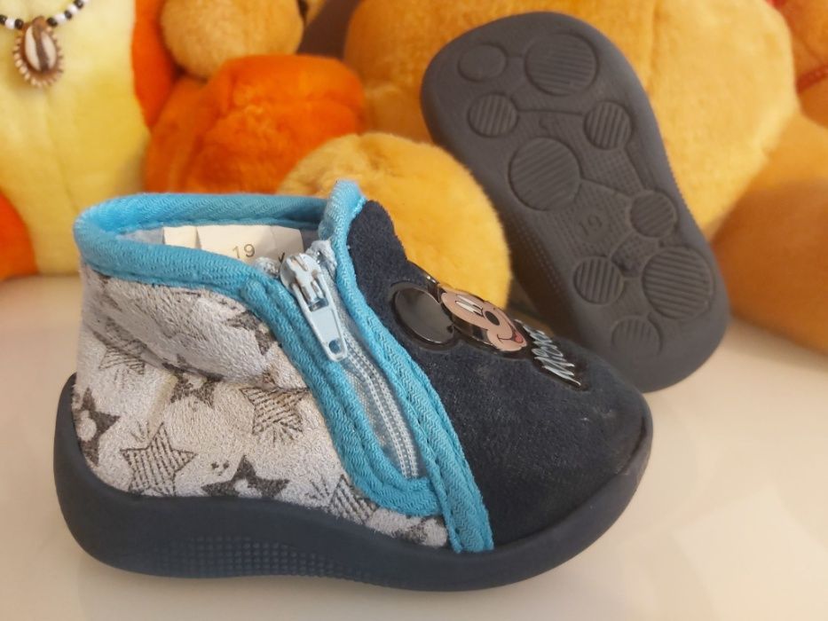 Pantufas de bebé com o Mickey, n.º 19 - COMO NOVAS (oferta portes)