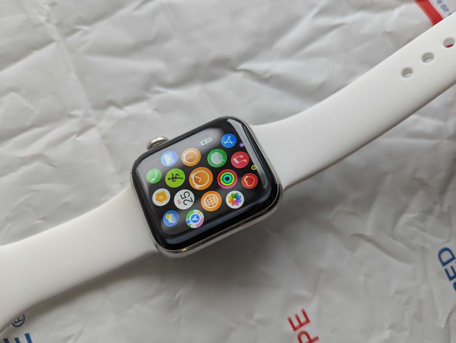 США Стальний Apple Watch 6 40 Stainless Steel silver батарея 84% рідна