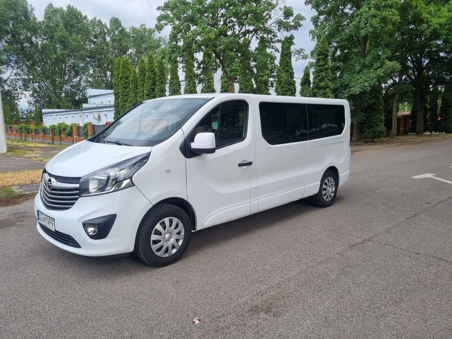 Opel Vivaro 2017r. Long 9 osobowy