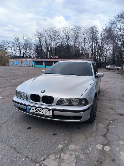 Продам БМВ е39 , 523i