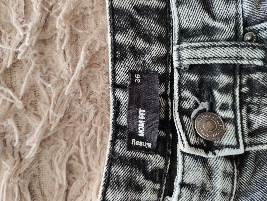 Продам классные джинсы.