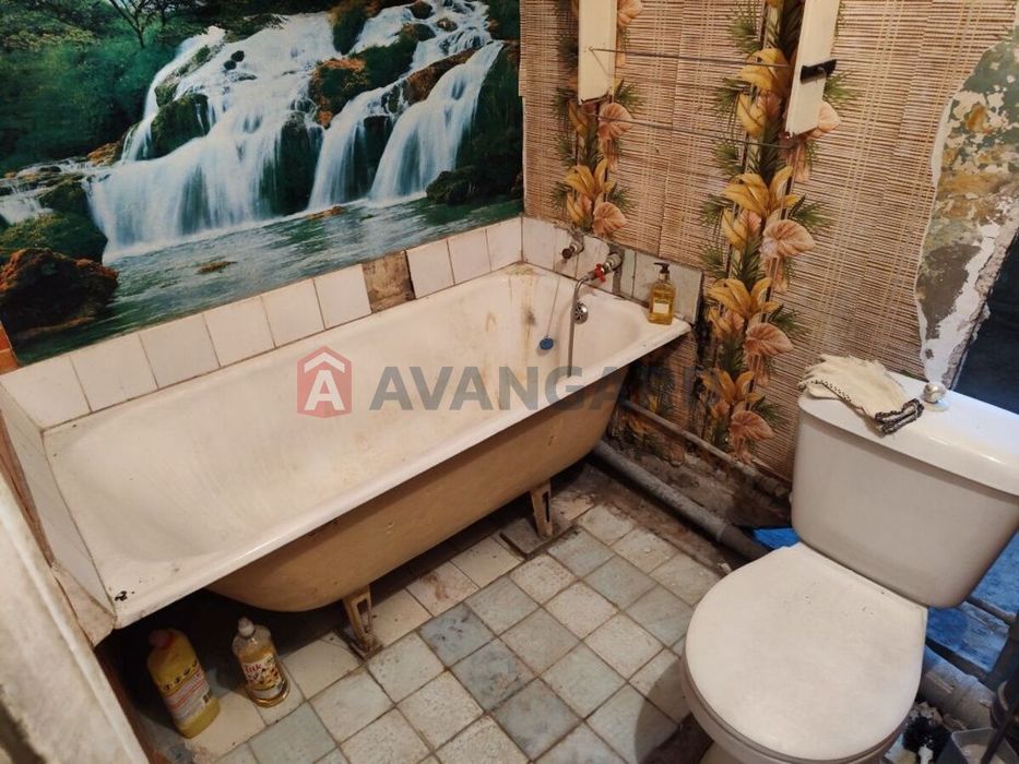 Однокімнатна під ремонт у центрі міста