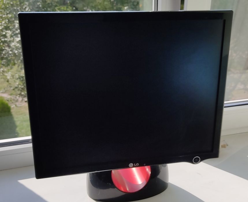 Продам монітор..