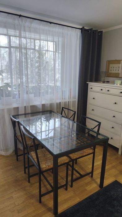 Stół, krzesła gratis