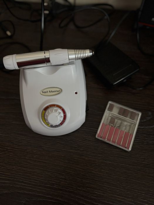 Апарат для манікюру та педікюру