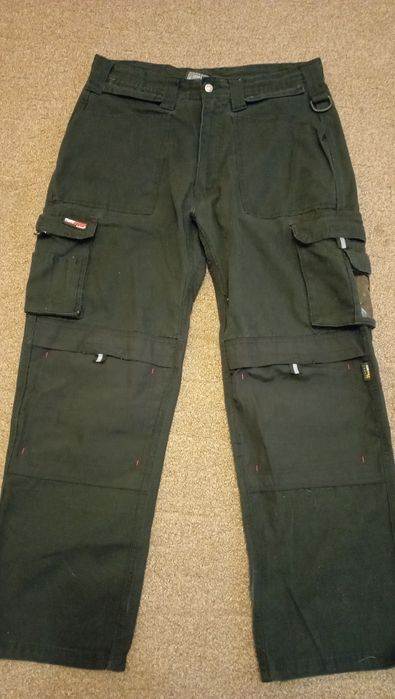 Робочі штани, робочий одяг, робочі шорти.