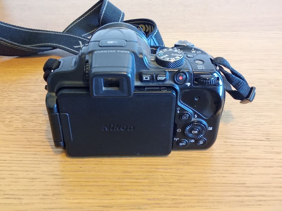 Maquina fotografica Nikon p600