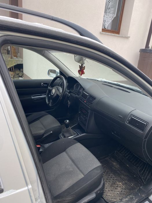 sprzedam volkswagen golf 2003 rok