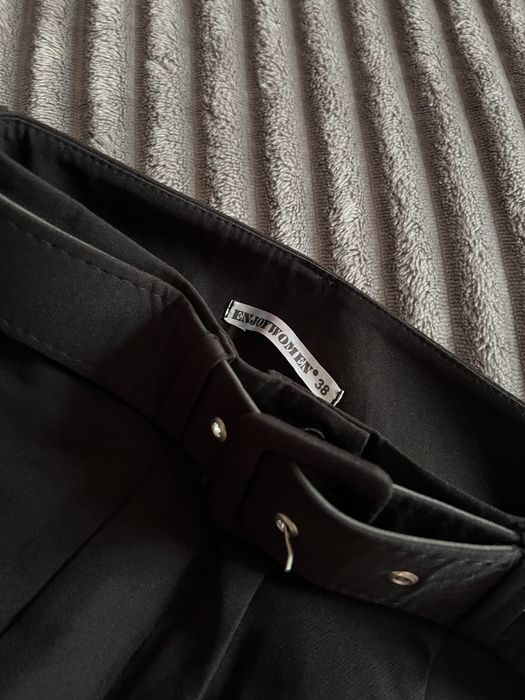 Класичні чорні штани