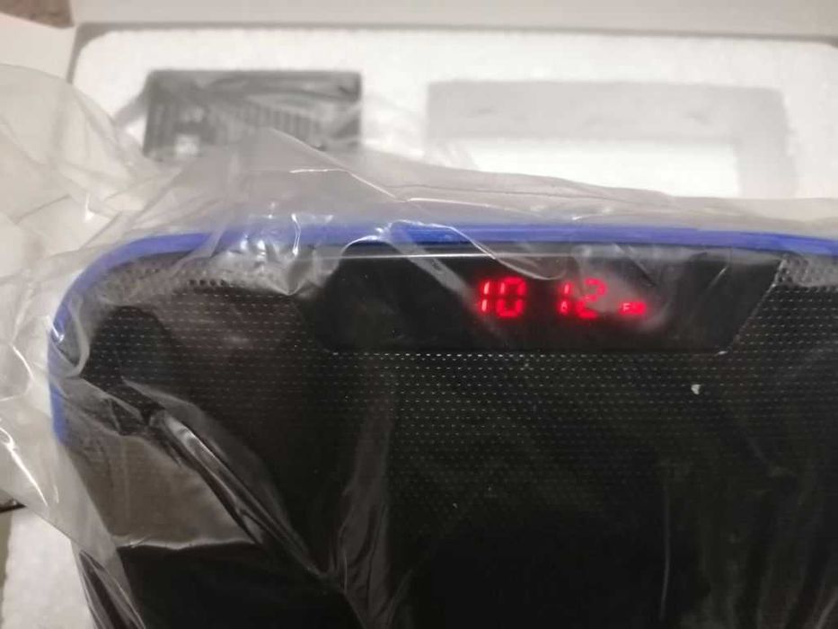 Портативный радиоприемник сменным аккумулятором Senkeno