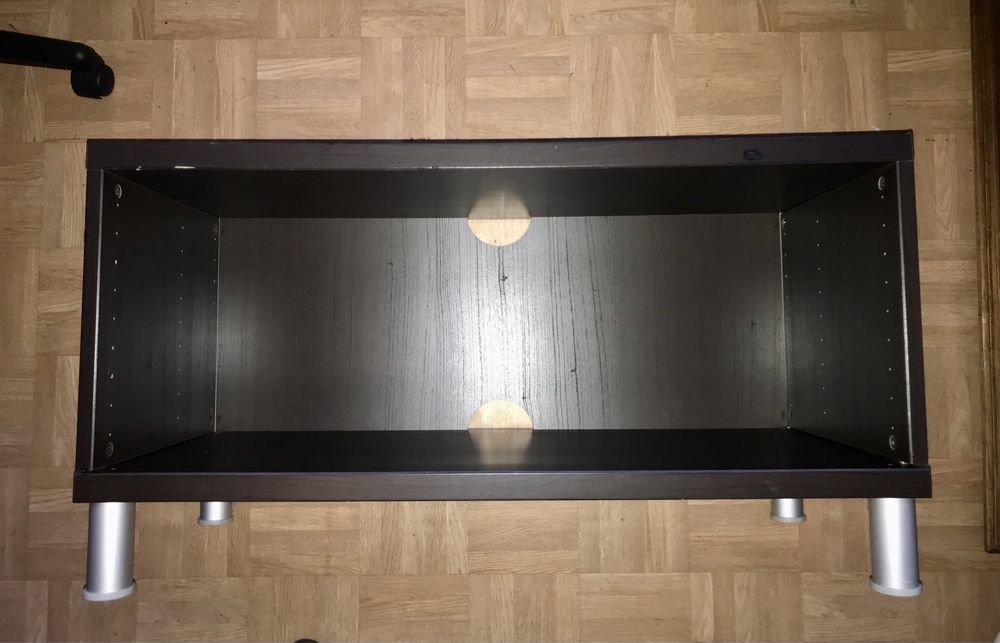 Mesa para televisao IKEA de Madeira com Pes metalicos (M.B. Condições)
