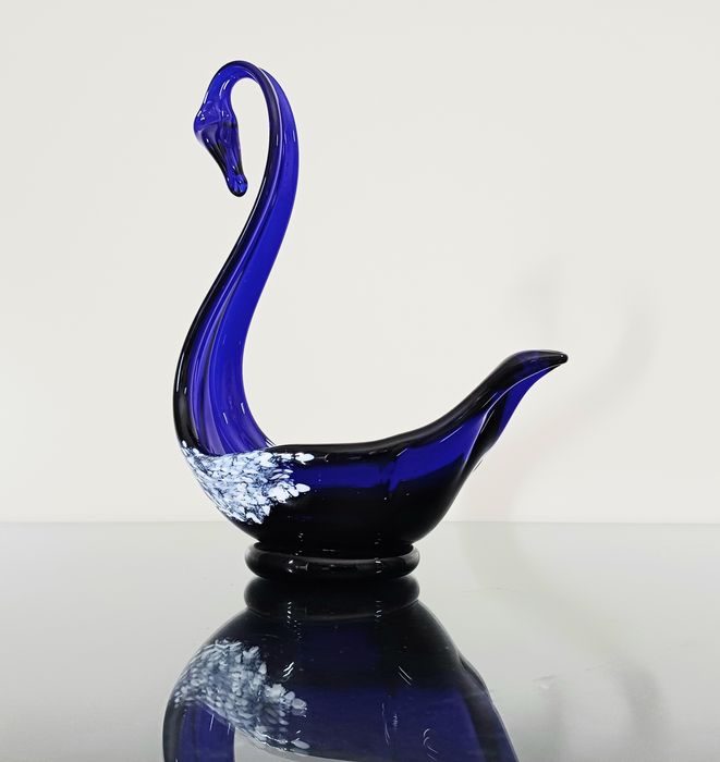 Szklany łabędź - bombonierka  - Vintage